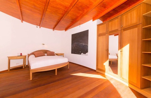 Garafia House | Vacation home El Sitio with pool - secluded location above the clouds, sea view, sauna, fireplace