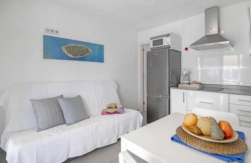 Caleta de Caballo House | Vacation Home 'La Casita Del Mar' in front of the sea, Private Terrace and Wi-Fi