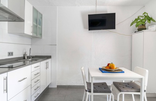 Caleta de Caballo House | Vacation Home 'La Casita Del Mar' in front of the sea, Private Terrace and Wi-Fi