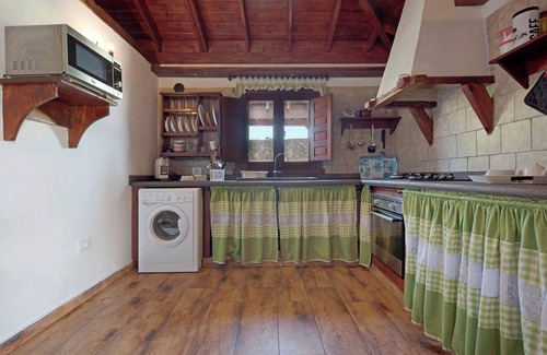 Icod de los Vinos House | Vacation Home "Casas Rurales Los Guinderos" with Mountain View