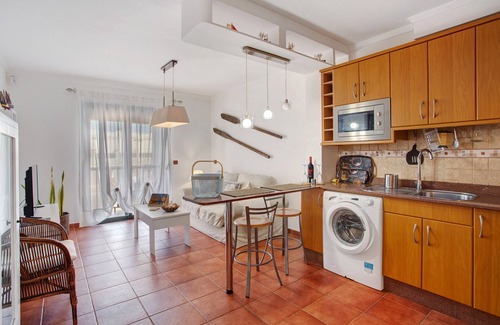 Puerto del Rosario House | Vacation Home 'Ferry' with Sea View, Private Terrace and Wi-Fi