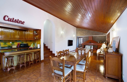 La Concepcion House | Vacation Home 'Finca León' with Mountain View, Terrace and Wi-Fi