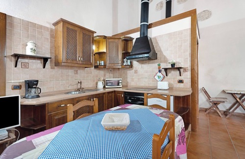Las Galletas Apartment | Vacation Home "Finca La Bonita P2" with Shared Pool & Wi-Fi