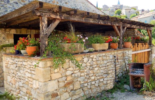 Tharaux House | Vacation Home "Gite De La Lune" with Shared Pool, Private Terrace & Wi-Fi