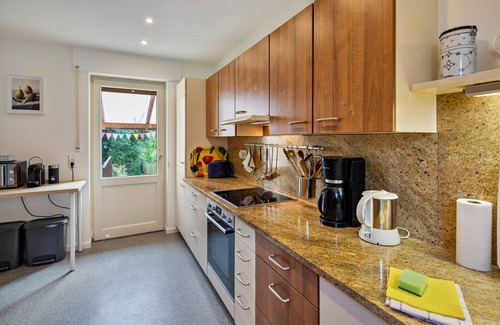 Homberg House | Vacation Home "Großes Ferienhaus In Nordhessen" with one Private Terrace, Private Garden & Wi-Fi