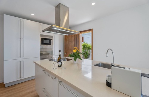 Los Gigantes House | Vacation Home 'La Casa De Los Gigantes' with Sea View, Private Pool and Wi-Fi