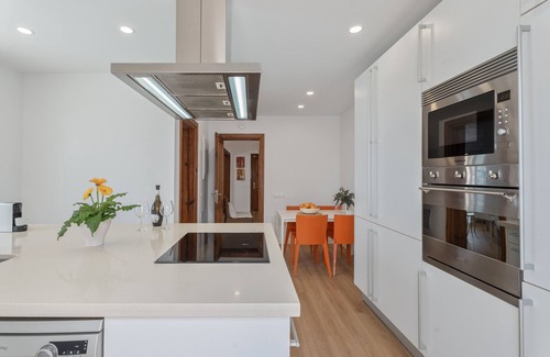 Los Gigantes House | Vacation Home 'La Casa De Los Gigantes' with Sea View, Private Pool and Wi-Fi