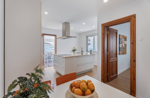 Los Gigantes House | Vacation Home 'La Casa De Los Gigantes' with Sea View, Private Pool and Wi-Fi