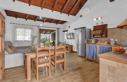 Betancuria House | Vacation Home 'La Casilleta' with Mountain View, Wi-Fi and Air Conditioning