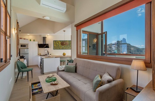 Tejeda House | Vacation Home 'La Casa De La Esquina - 360º View' with Mountain View, Wi-Fi and Air Conditioning