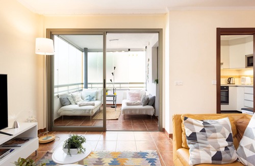 Granadilla de Abona House | Vacation Home "La Tejita Beach House" with Mountain View, Shared Pool & Wi-Fi