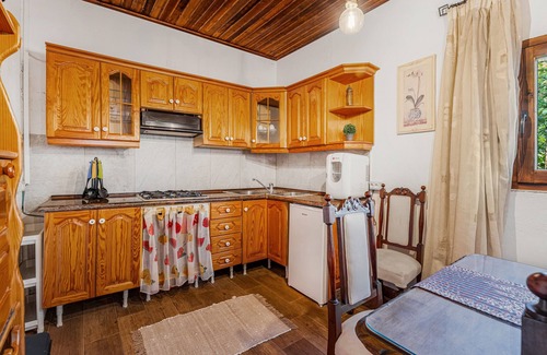 Granadilla de Abona House | Vacation Home 'Land Of Dreams' with Sea View, Shared Pool and Wi-Fi