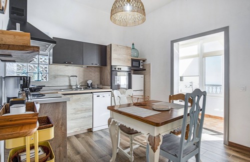 Jedey House | Vacation Home 'Las Golondrinas' with Sea View, Wi-Fi and Air Conditioning