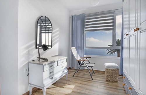 Jedey House | Vacation Home 'Las Golondrinas' with Sea View, Wi-Fi and Air Conditioning