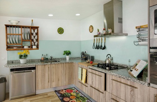 Ingenio House | Vacation home 'Los Cipreses' with Mountain Views, Indoor Pool, Garden & Wi-Fi