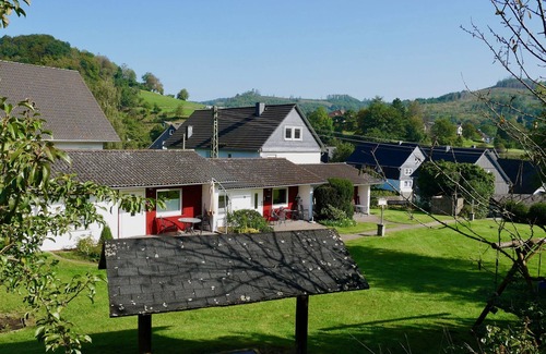 Elsoff Apartment | Vacation home Mittelhof 13 - cozy vacation home in picturesque Elsoff