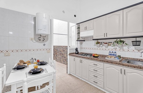 San Andres House | Vacation Home 'Paisa House' with Private Terrace and Wi-Fi