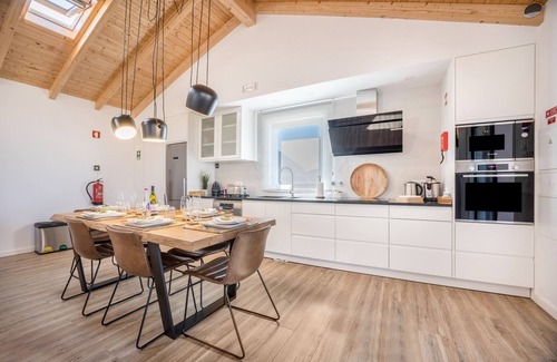Bemparece House | Vacation Home "Planalto Vicentino - Casa Rosmaninho" with Pool, Terrace & Wi-Fi