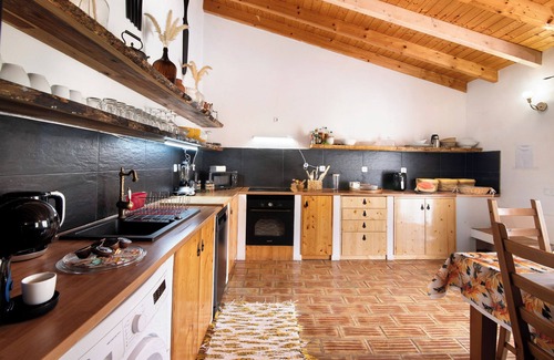 Fonte do Bispo House | Vacation Home "Quinta do Silêncio T4" with Mountain View, Shared Pool & Wi-Fi