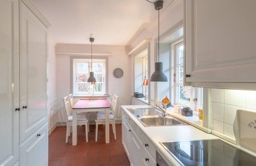 West Husum House | Vacation home Reethus Hans in Husum for up to 4 people