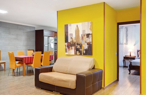 Aguimes Villa | Vacation Home "Roque Aguayro" with Sea View, Pool & Wi-Fi