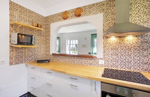 Ruigomez House | Vacation Home "Rosa Vieja" with Mountain View, Private Terrace & Wi-Fi