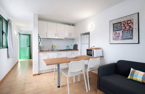 Tinajo House | Vacation Home 'San Roque 2' with Mountain View and Wi-Fi