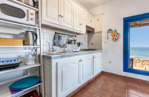 Ajuy House | Vacation Home 'Sea and Siesta' with Sea View, Private Terrace and Wi-Fi