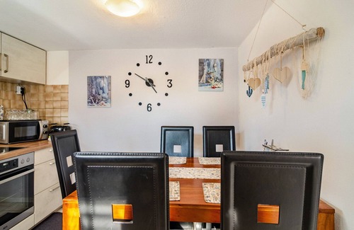 Rysum House | Vacation Home 'Segelboot' with Garden, BBQ & Wi-Fi