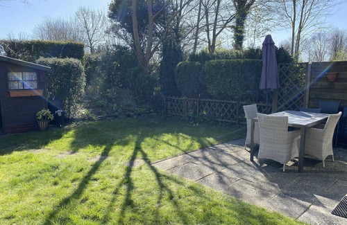 Bruinisse House | Vacation home, sleeps 6, 3 bedrooms