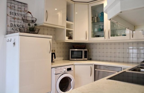 Warnemuende House | Vacation home Strandfieber - 84sqm with air conditioning and wood fireplace - central