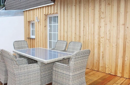Lebrade Apartment | Vacation home under thatch