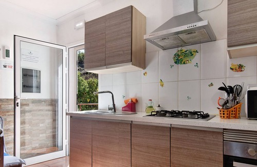 La Solana House | Vacation Home 'Vivienda V Torres 4' with Mountain View, Wi-Fi and Air Conditioning