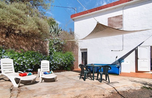 La Solana House | Vacation Home 'Vivienda V Torres 4' with Mountain View, Wi-Fi and Air Conditioning