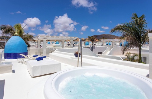 Geafond Villa | Vacation Home 'Villa 913' with Mountain View, Pool & Wi-Fi