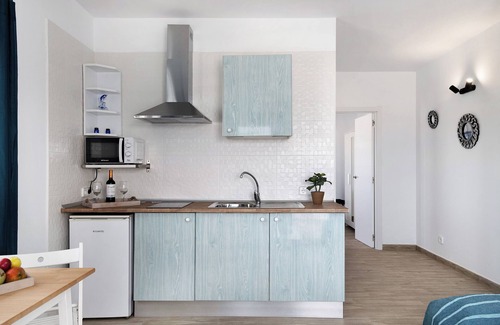 El Golfo House | Vacation Home "Viviendas El Pescador - Ancla" with Sea View, Private Terrace & Wi-Fi