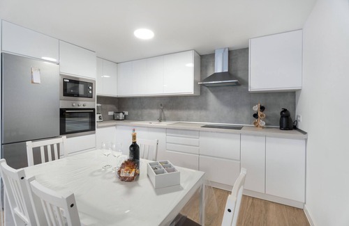 Valverde House | Vacation Home 'Vivienda El Viajero' with Sea View, Private Terrace and Wi-Fi