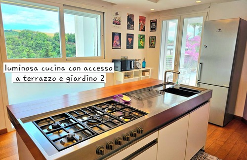 Grottammare Apartment | Vacation House Niki Terrace sea view garden 2.5 km from the beach in the green