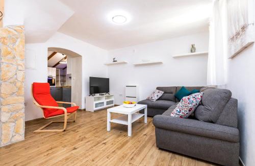 Veli Losinj House | Vacation house Orange