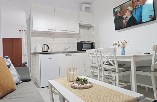 Gerakini House | Vacation House Rental 20m From the Beach
