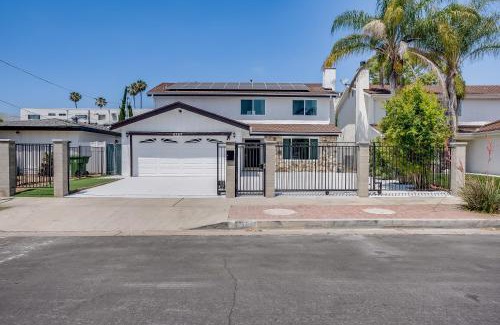 Valley Glen House | Vacation House with Pool