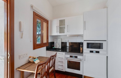 Las Lagunetas Apartment | Vacation 'Junior Suite' with Mountain View, Wi-Fi and Air Conditioning