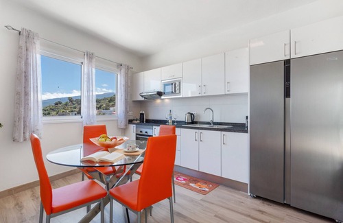 Garachico Apartment | Vacation 'La Casa De Rita' with Mountain View, Private Terrace