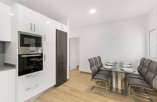 Las Vegas Apartment | Vacation 'Lola' with Mountain View, Private Terrace and Wi-Fi