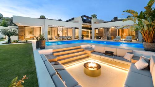 Marbella Villa | VACATION MARBELLA I Villa Thyma, Brand-New Villa, Swimming-pool, Cinema Room and Bar, Minutes from the Marina and the Beach