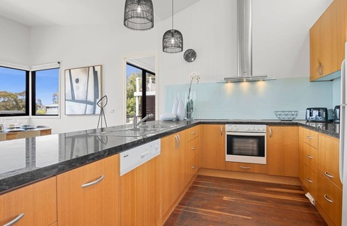 Lorne House | Vacation Mode - get away from the hustle and bustle