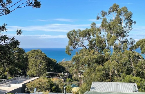 Lorne House | Vacation Mode - get away from the hustle and bustle