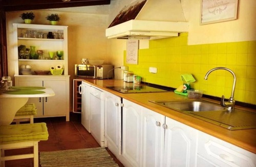 El Rosario House | Vacation Rental 'Casa Rural La Ceiba' with Mountain View, Pool & Wi-Fi