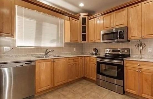 Fleetwood House | Vacation Rental Room in a Home nPrivate Bathroom nNo Airconnnn