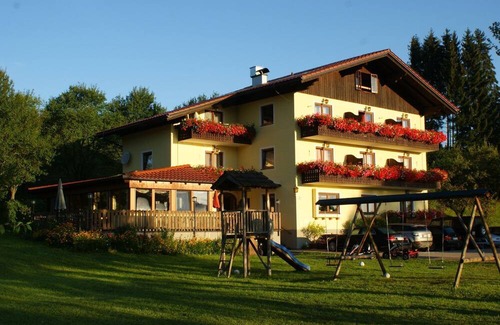 Nussdorf am Attersee Apartment | Vacation room cowslip, daisy, violet - organic farm family